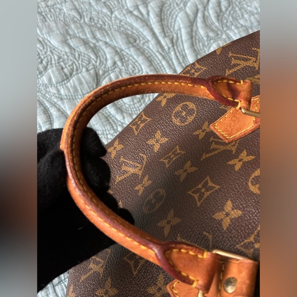 Authentic VTG Louis Vuitton Speedy 30 in Monogram Canvas - Picture 13 of 15